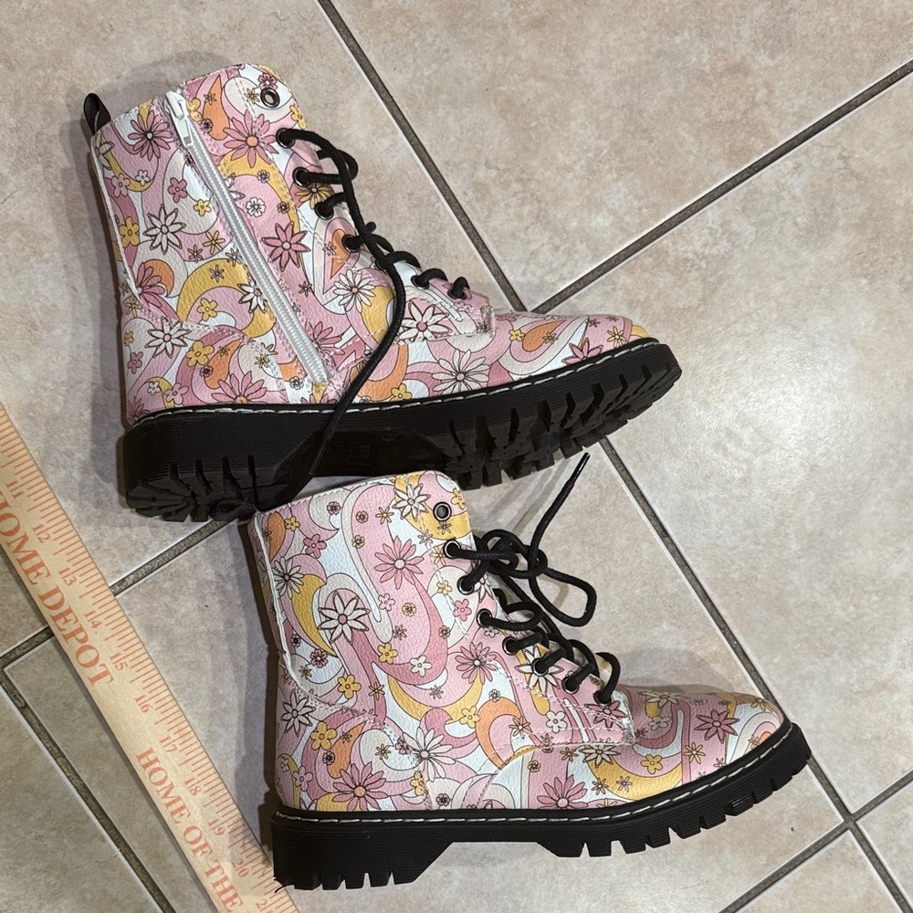 UNIONBAY Ginny Pink Floral Lace-Up Combat Boots y2k 90s psychedelic floral 70s 9 - Picture 12 of 13